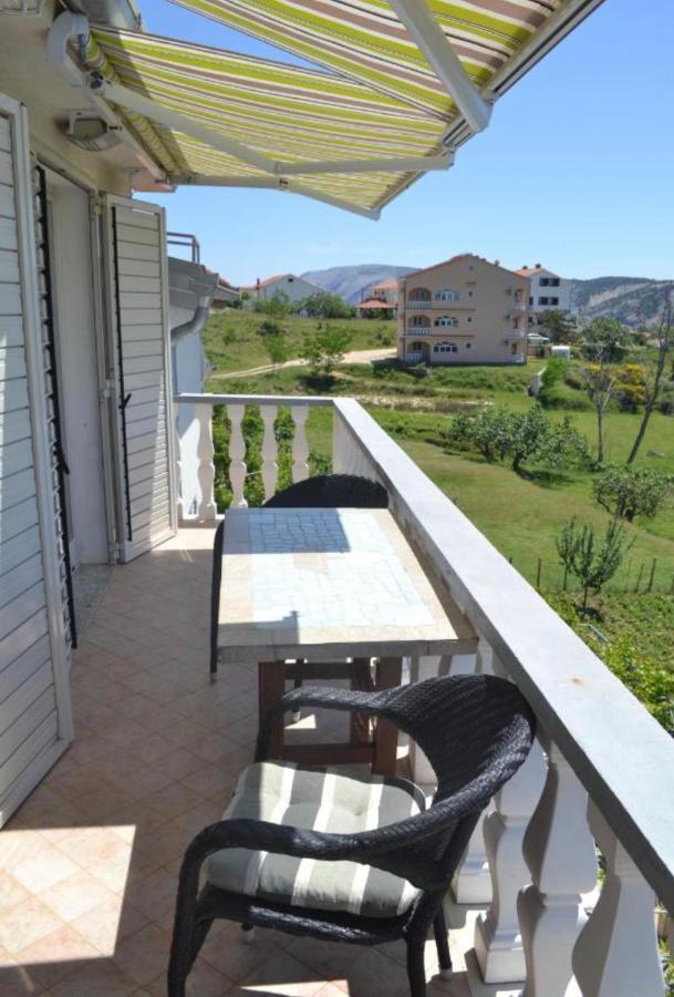 Villa Ester Lopar Exterior photo